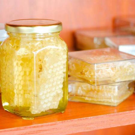 راهنمای خرید عسل با موم بسته بندی