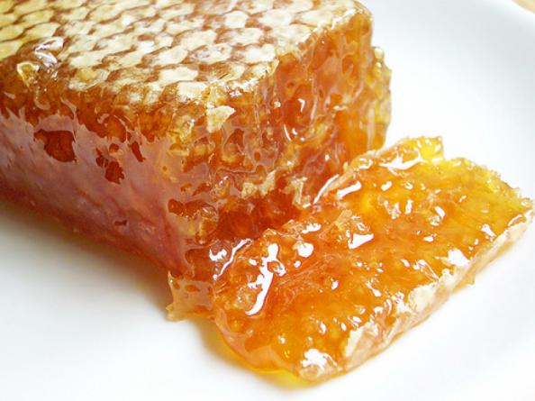 روش تولید عسل با موم طبیعی